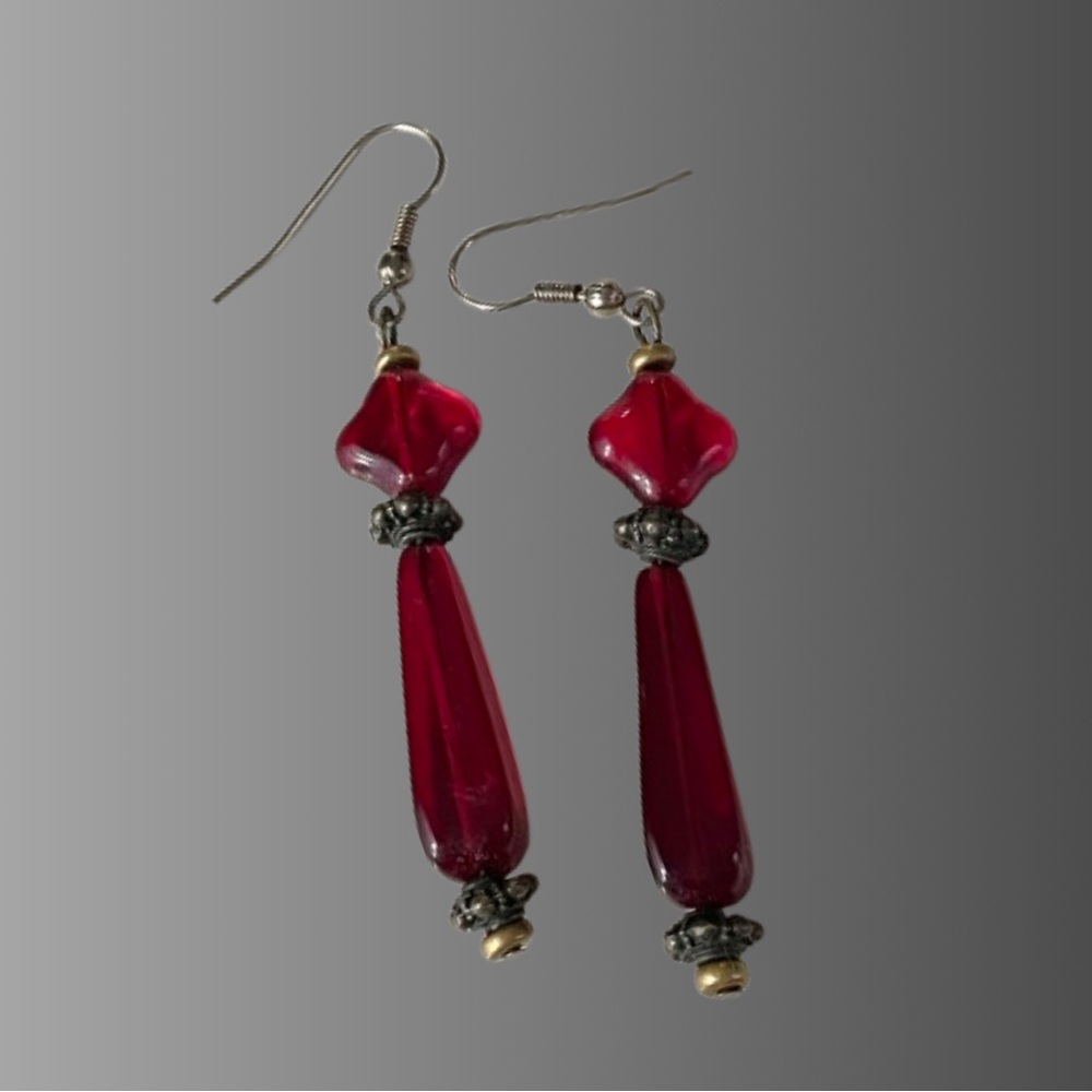 Vintage red art glass dangle earrings quatrefoil Czech? unmarked